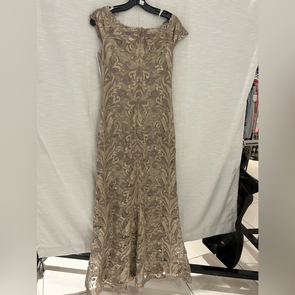 TADASHI SHOJI Flower Patterns Tight Maxi Flared U-Neck Plain Long - Picture 7 of 10